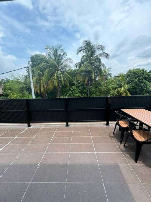 Minimalist Heaven Near Tmn Intan Holiday home *