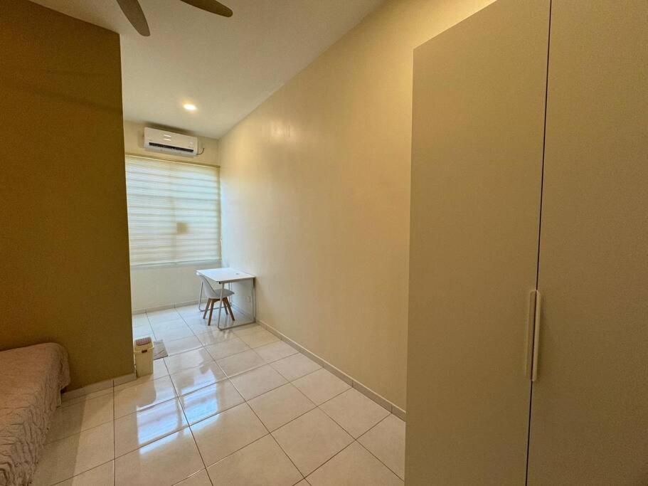 Minimalist Heaven Near Tmn Intan *