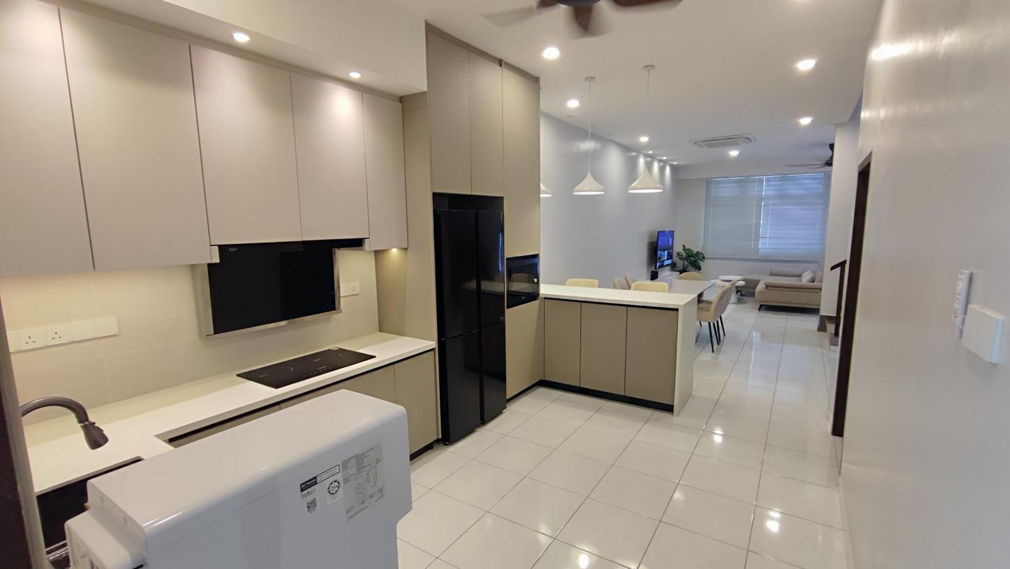 Minimalist Heaven Near Tmn Intan Holiday home